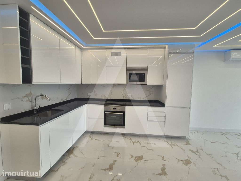 Apartamento T2 Renovado com Vista Mar - Quarteira - Grande imagem: 2/20