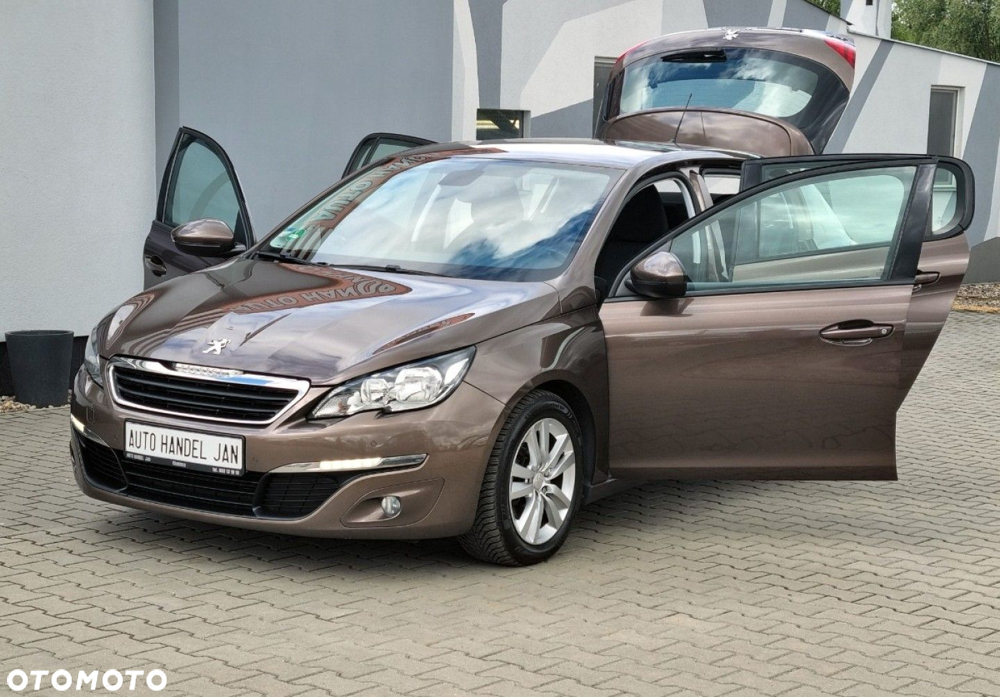 Peugeot 308 - 8