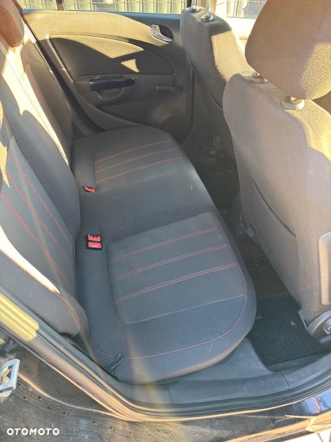 Opel Corsa 1.4 16V Satellite - 14