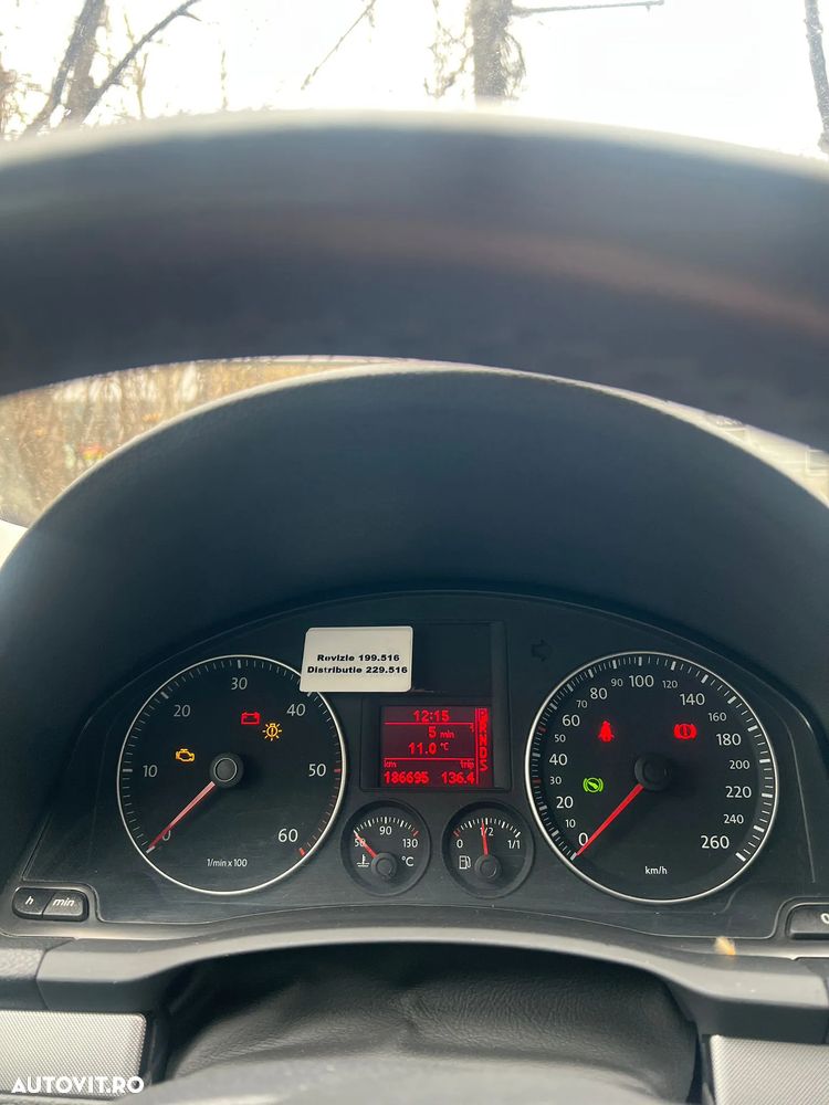 Volkswagen Golf 1.9 TDI Trendline DPF DSG - 8