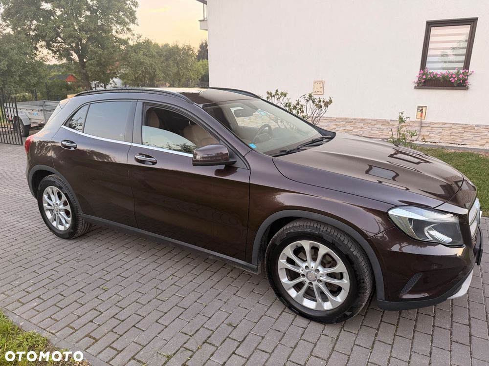 Mercedes-Benz GLA - 2