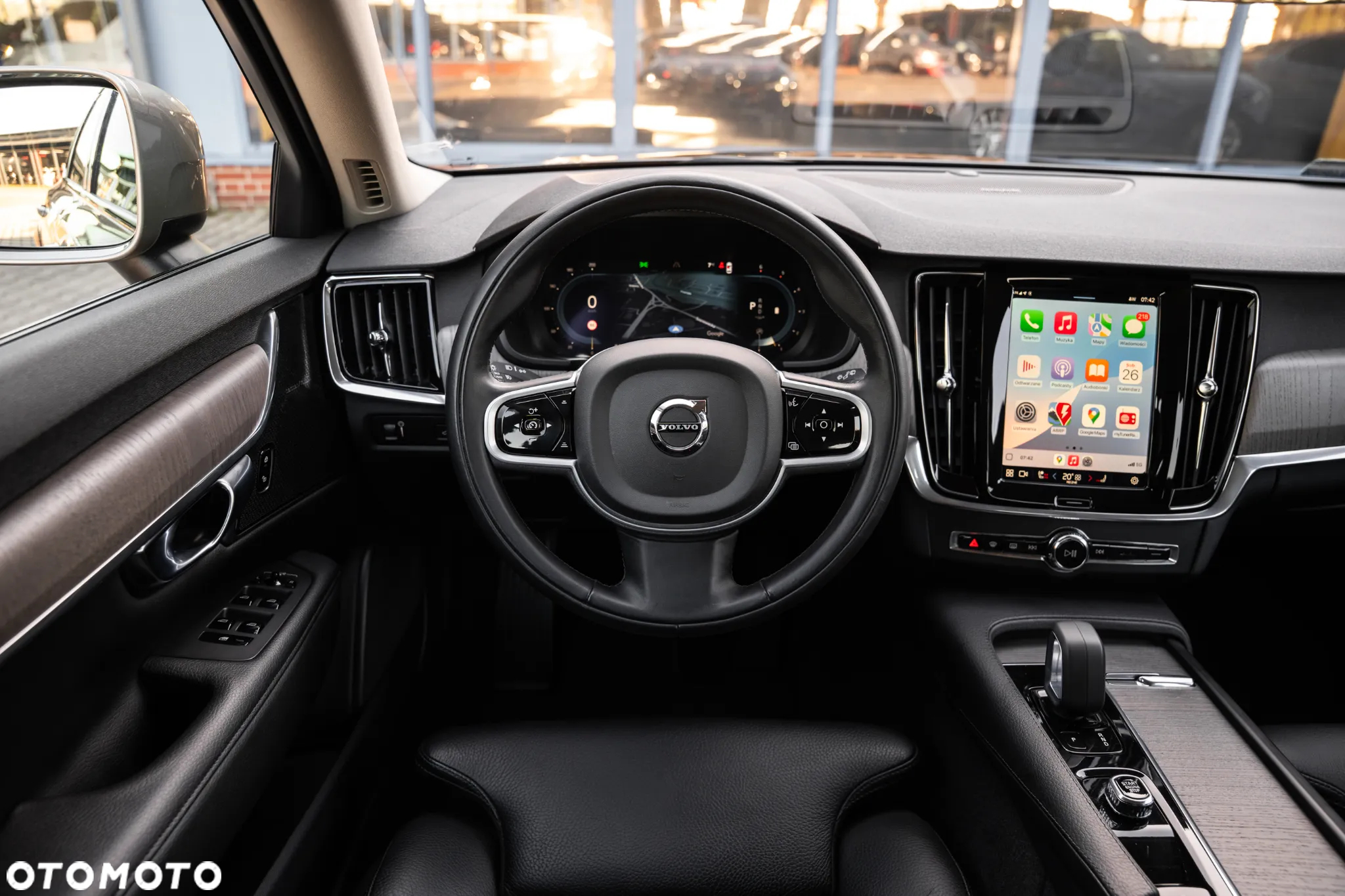 Volvo V90 Cross Country - 30