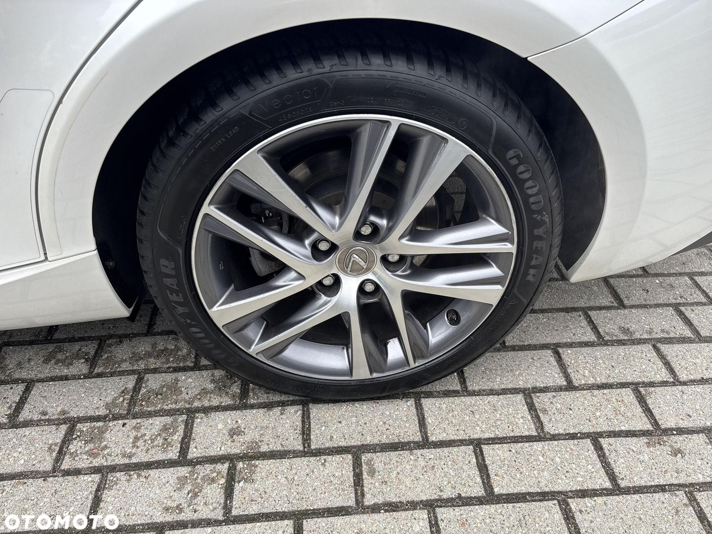 Lexus IS 200t Elegance - 25