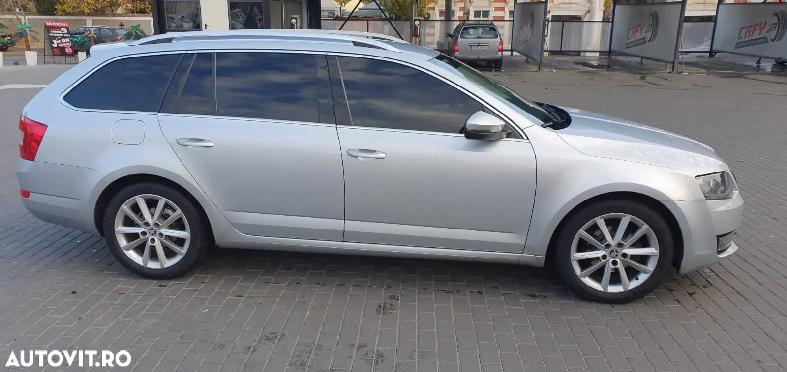 Skoda Octavia Combi Diesel 1.6 TDI Style - 16
