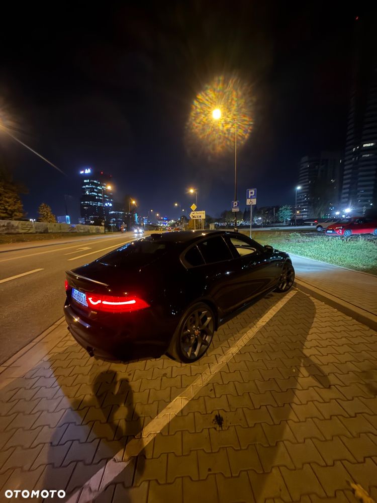 Jaguar XE 2.0 P300 AWD 300 Sport - 6