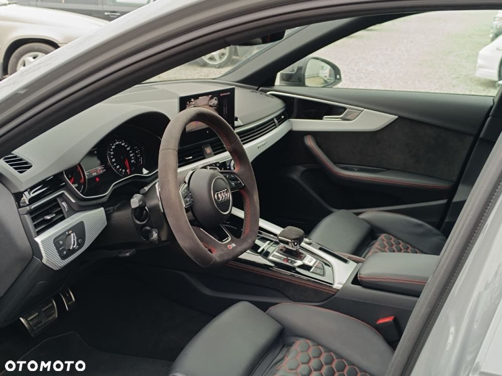 Audi RS4 Avant - 18