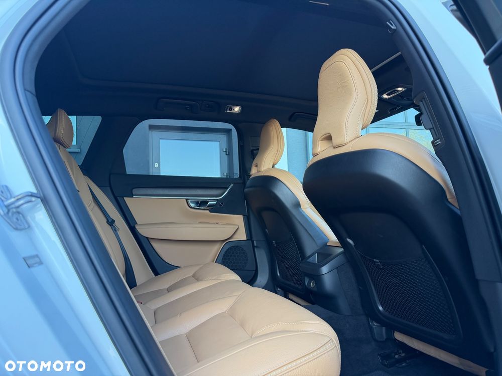 Volvo V90 Cross Country - 16