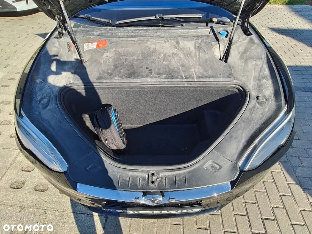 Tesla Model S - 16