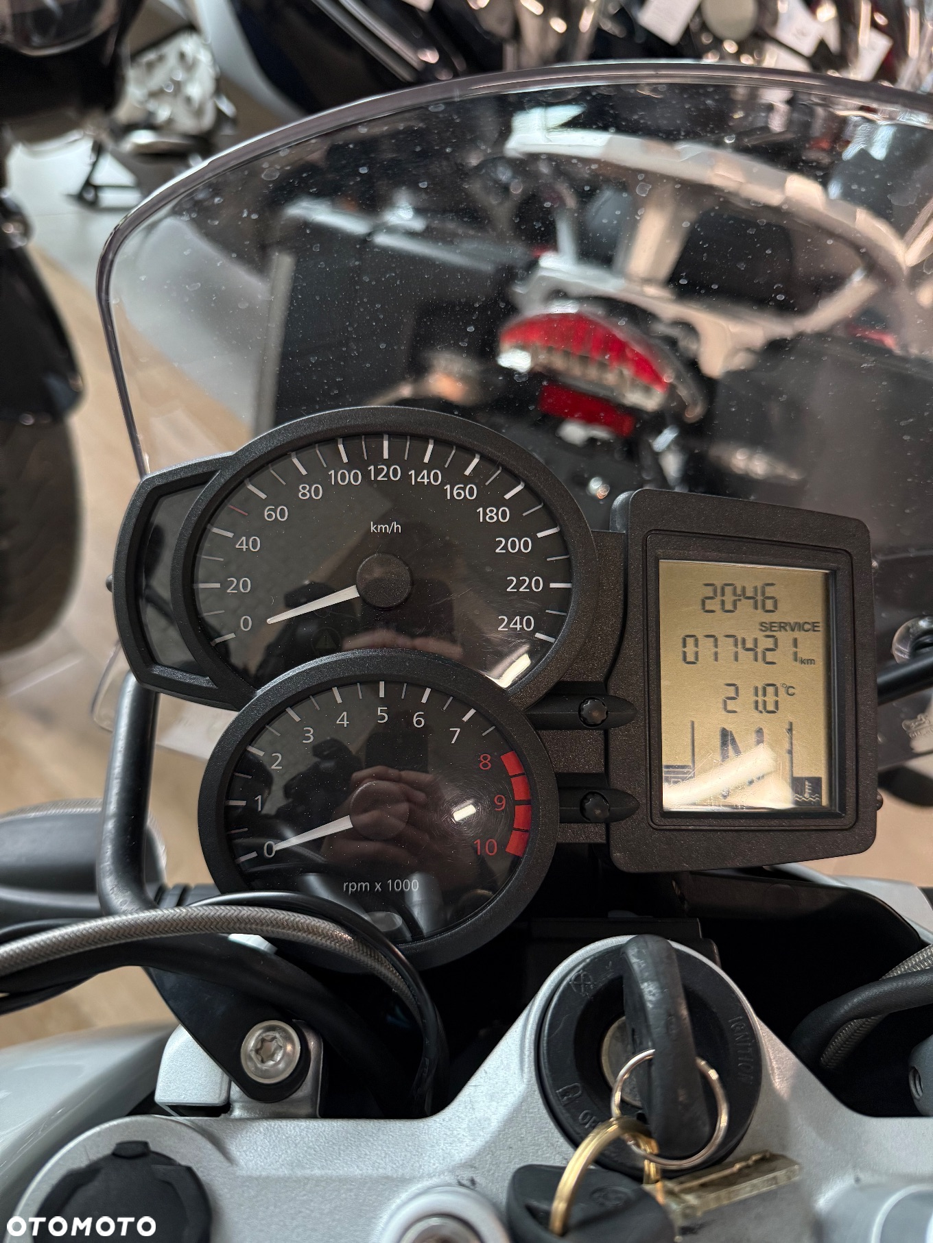 BMW R - 8