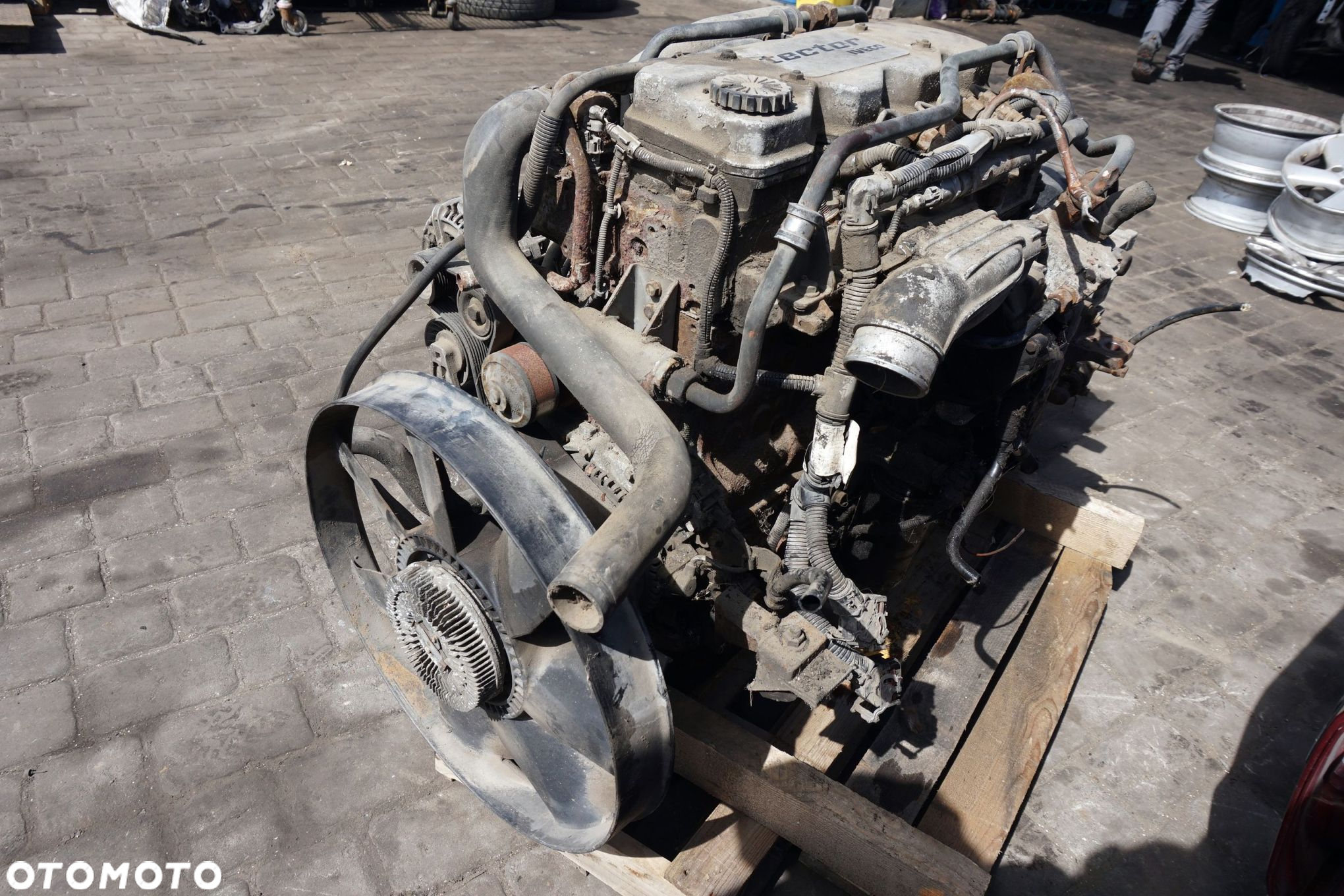 SILNIK EUROCARGO I 75E15 3.9 TRECTOR 0KM F4AE0481 504032460 IVECO 1991-2002 - 3