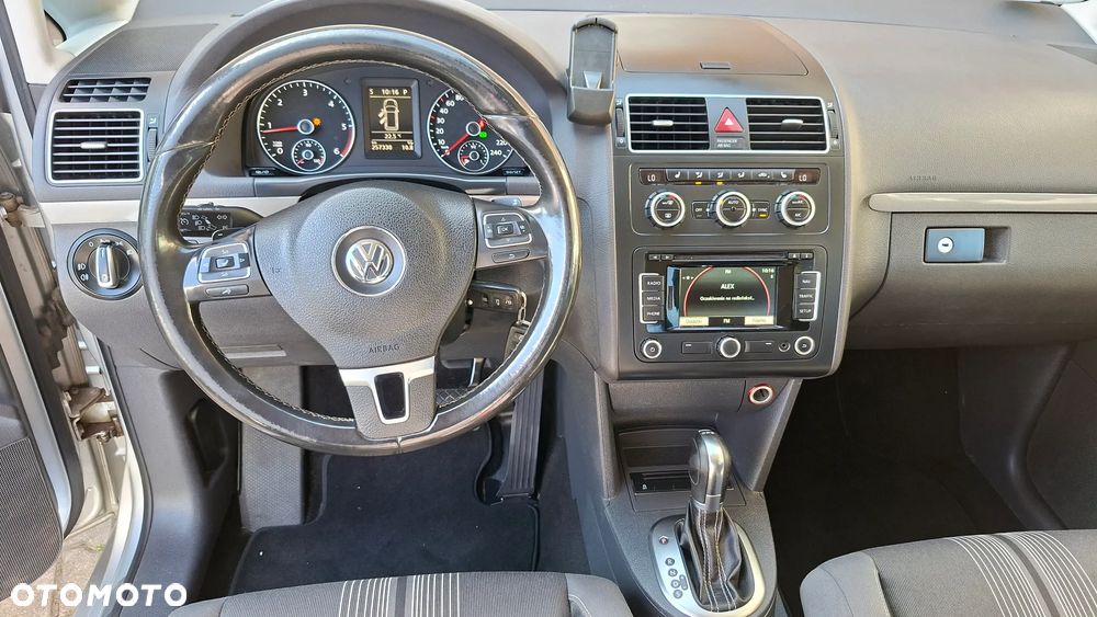 Volkswagen Touran 2.0 TDI DPF BlueMotion Technology DSG MATCH - 11