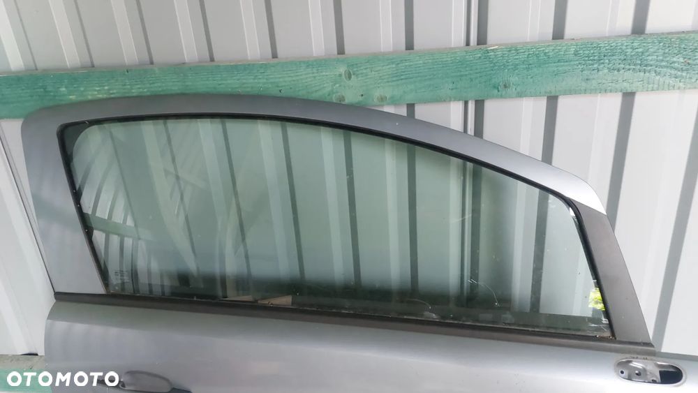 SZYBA DRZWI PRAWA PRZOD 3D OPEL CORSA D SLASK WYSYLKA - 1