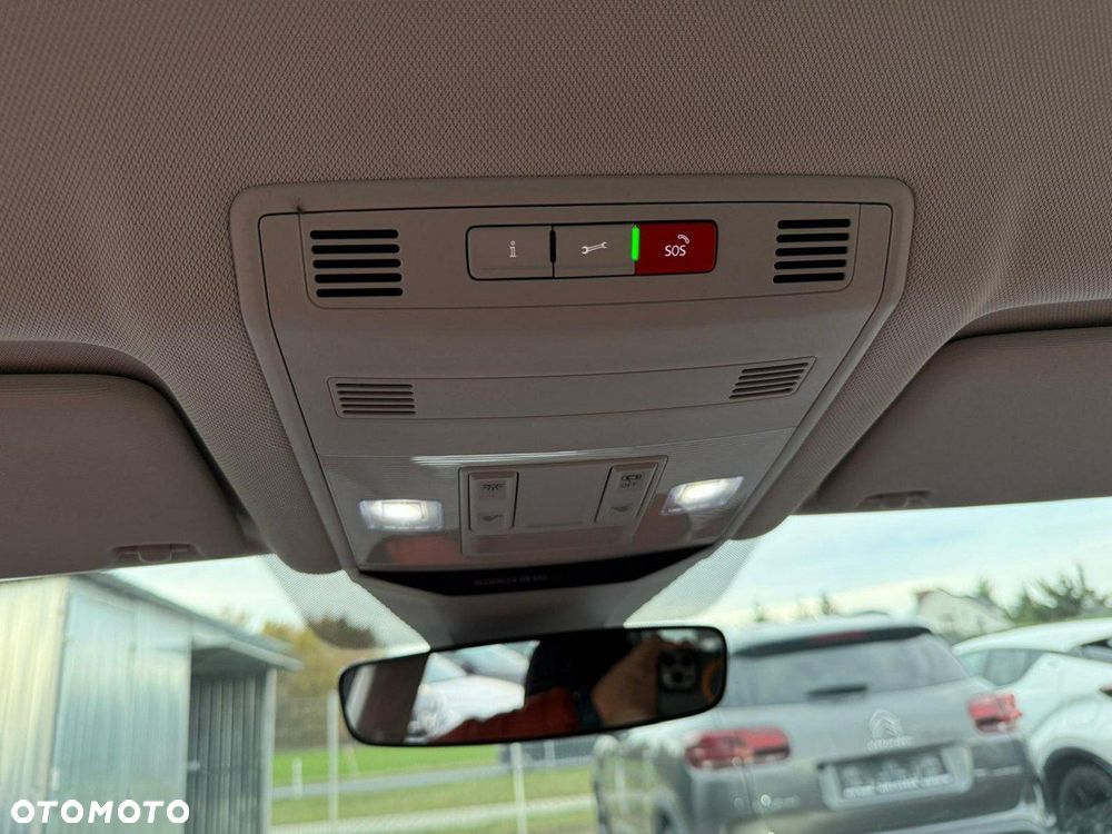 Volkswagen T-Roc - 28