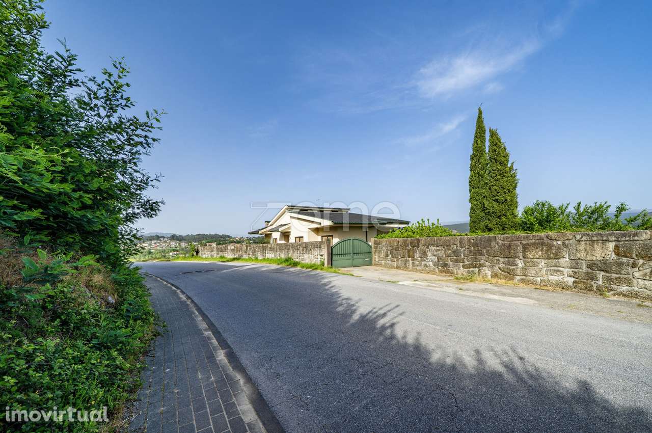 Moradia Exclusiva, Celorico de Basto, com Vistas Desafogadas - Grande imagem: 2/58