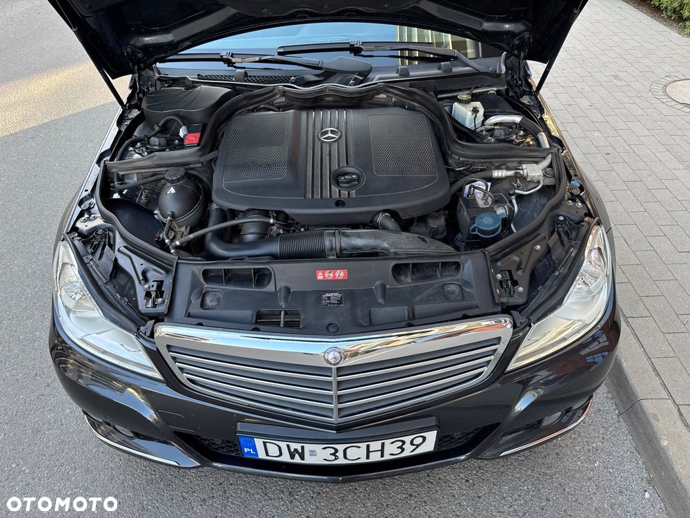 Mercedes-Benz Klasa C 180 CDI DPF (BlueEFFICIENCY) 7G-TRONIC - 36