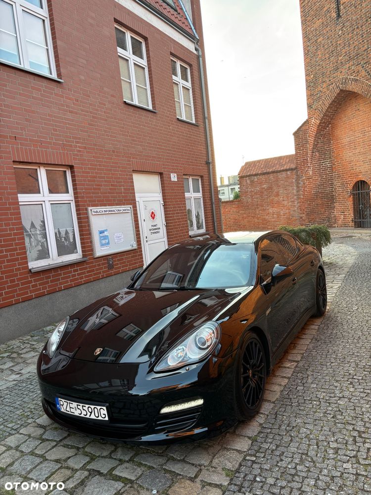 Porsche Panamera 4S - 5