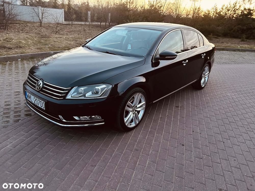 Volkswagen Passat - 1
