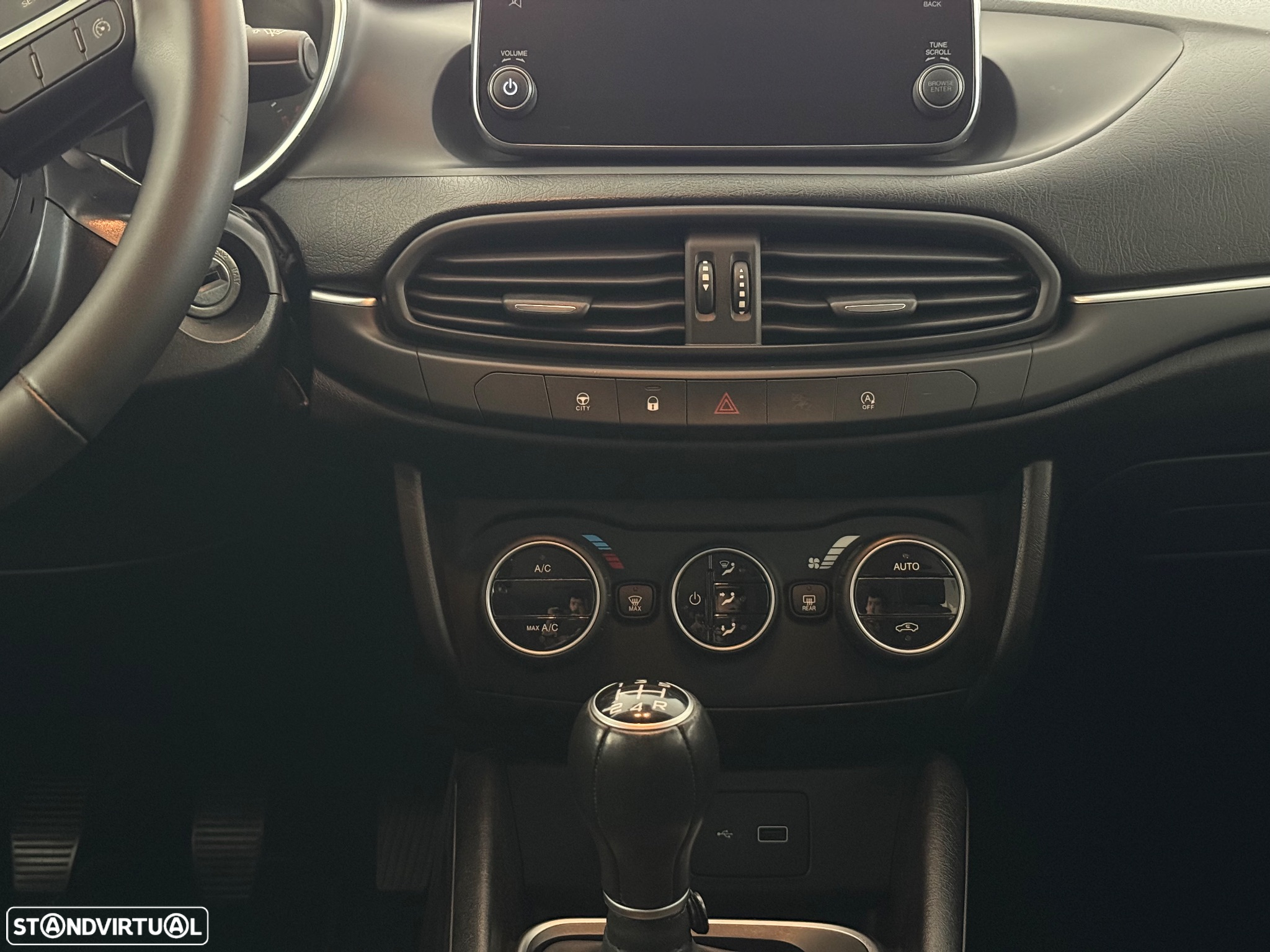 Fiat Tipo Station Wagon 1.3 M-Jet Lounge J17 - 19