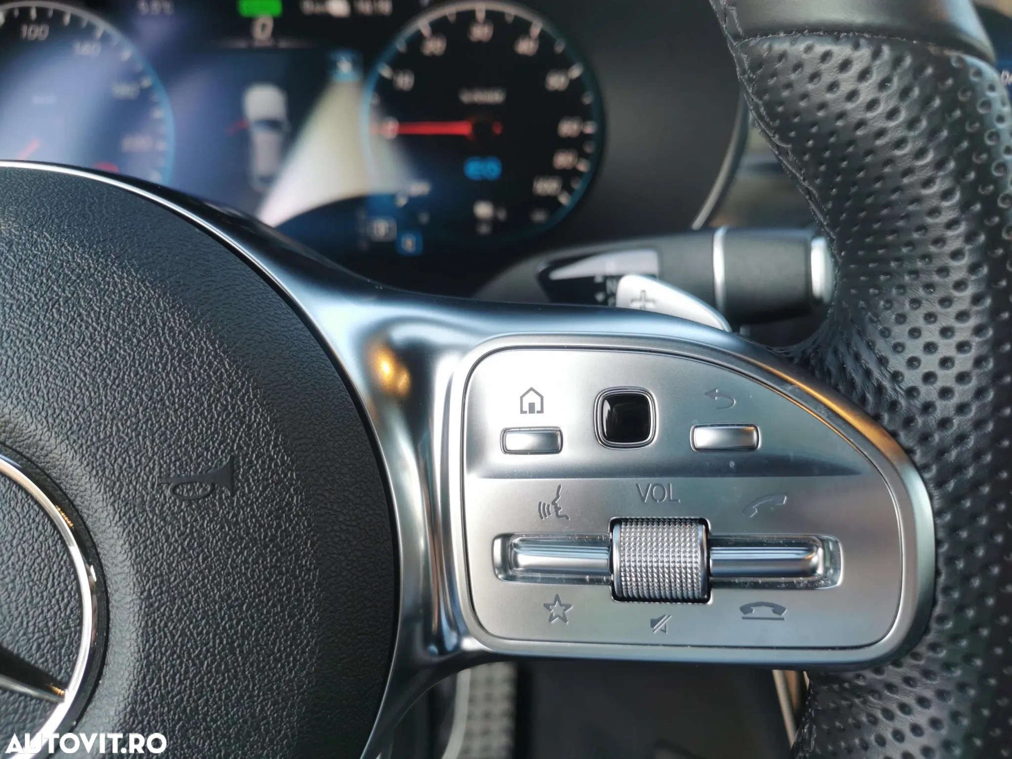Mercedes-Benz GLC 300 e 4Matic 9G-TRONIC AMG Line - 21