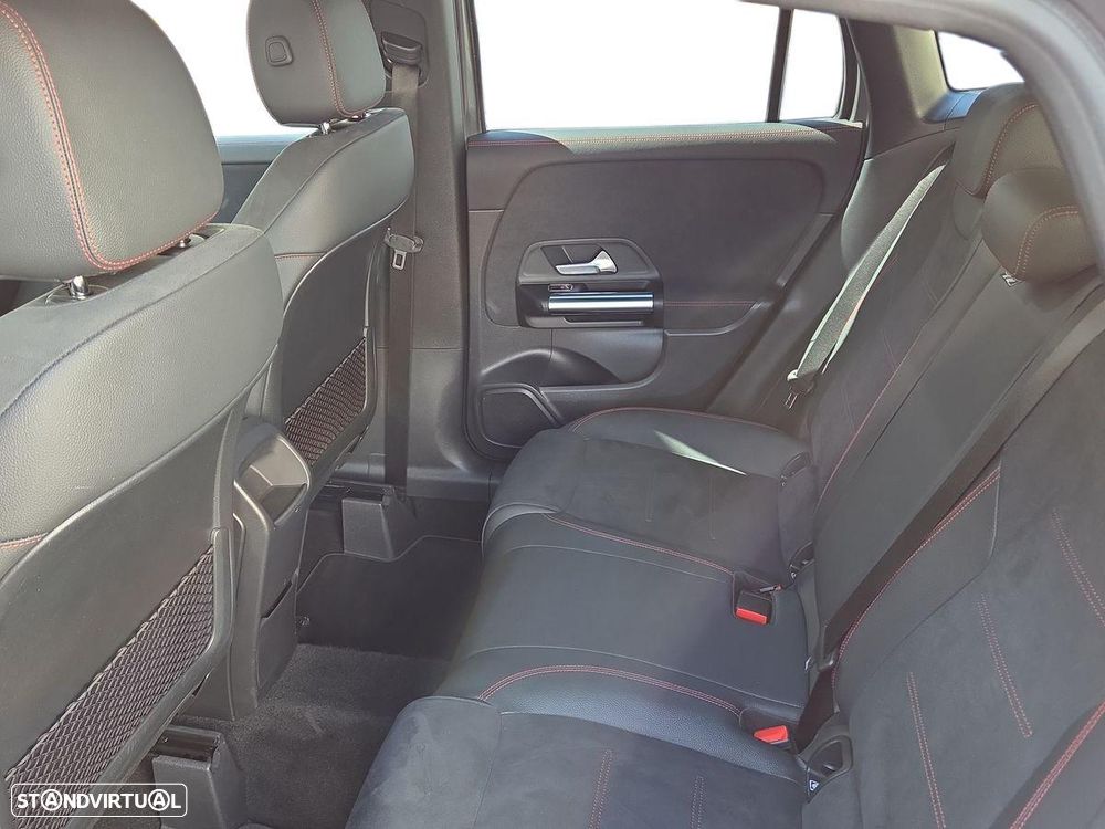 Mercedes-Benz GLA 180 d AMG Line - 21