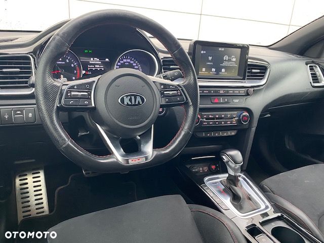 Kia ProCeed - 16