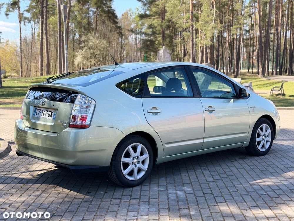 Toyota Prius 1.5 VVT-i Sol - 3