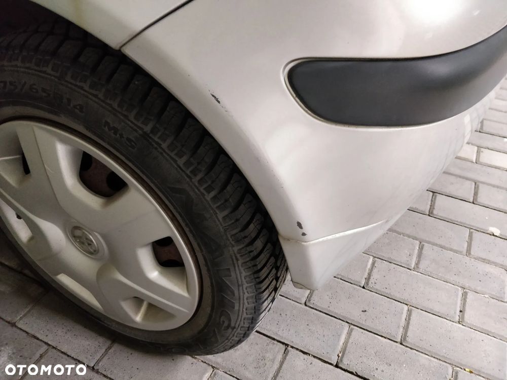 Toyota Yaris 1.0 Base - 10