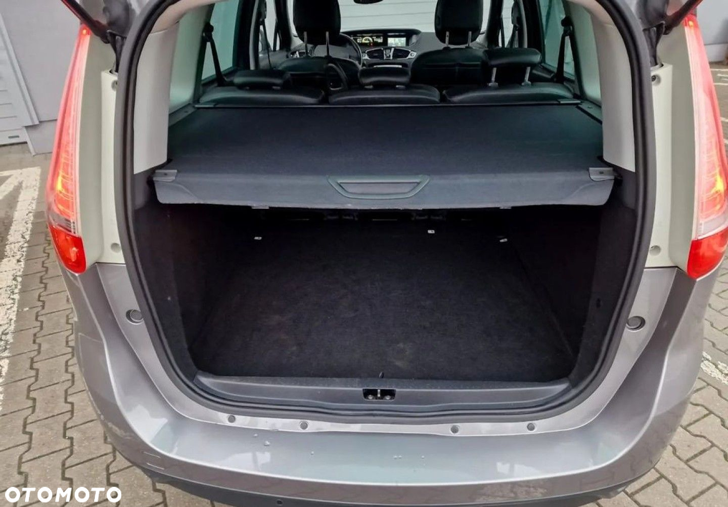 Renault Grand Scenic - 31