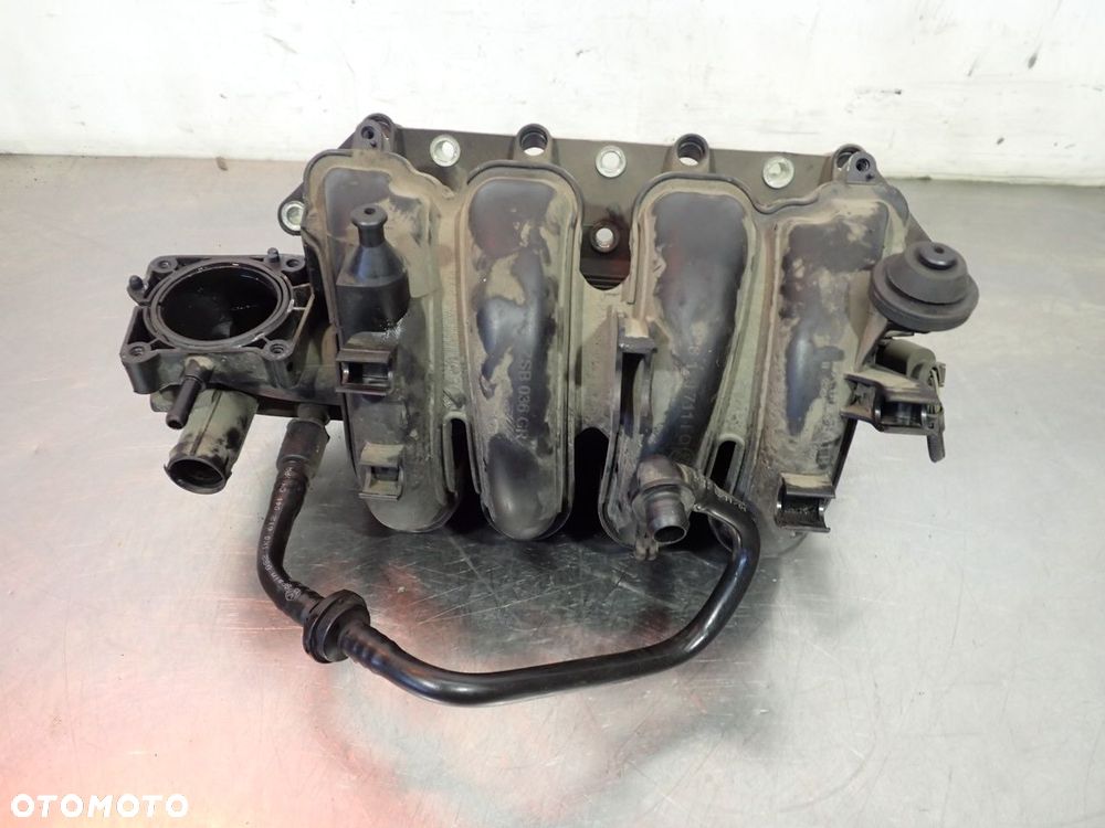 KOLEKTOR SSĄCY VOLKSWAGEN GOLF V  036129711FQ - 1