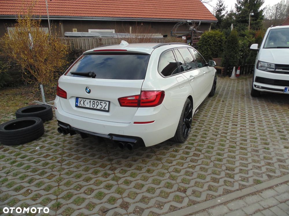 BMW Seria 5 525d Sport-Aut - 2