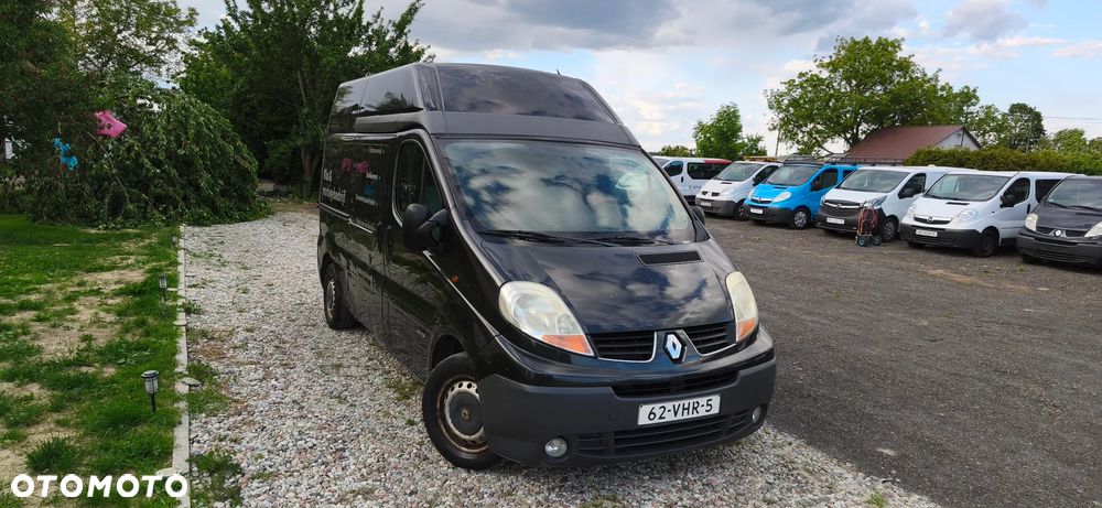 Renault TRAFIC - 2