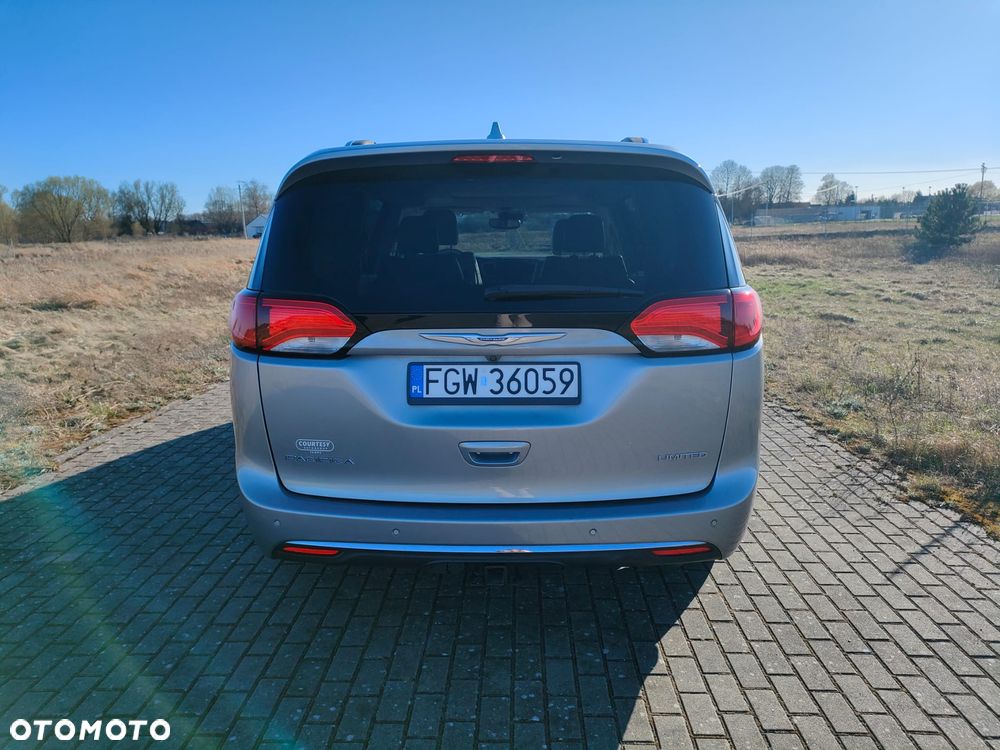 Chrysler Pacifica - 9