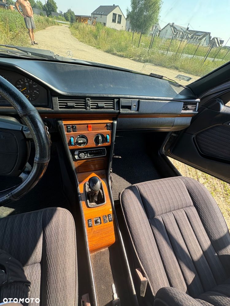 Mercedes-Benz W124 (1984-1993) - 29