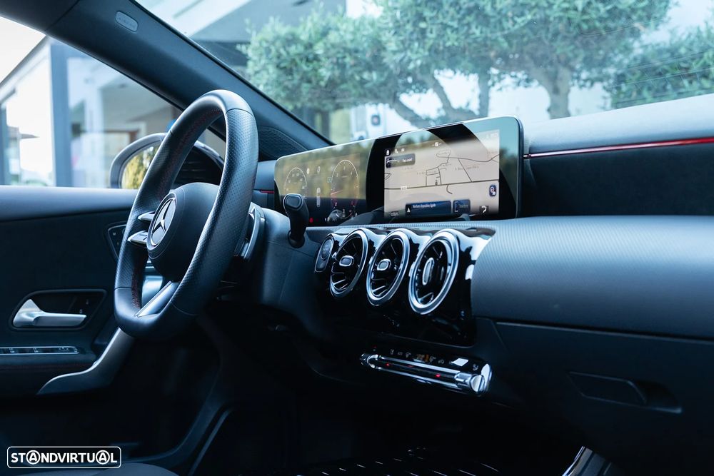 Mercedes-Benz A 200 d 4Matic 8G-DCT Advanced AMG Line - 27
