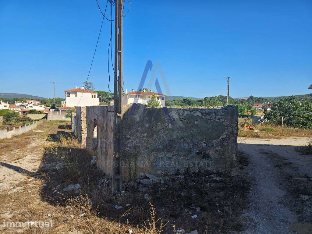 Lote com Ruína Isolada em Zona Privilegiada de Sesimbra - Grande imagem: 5/20