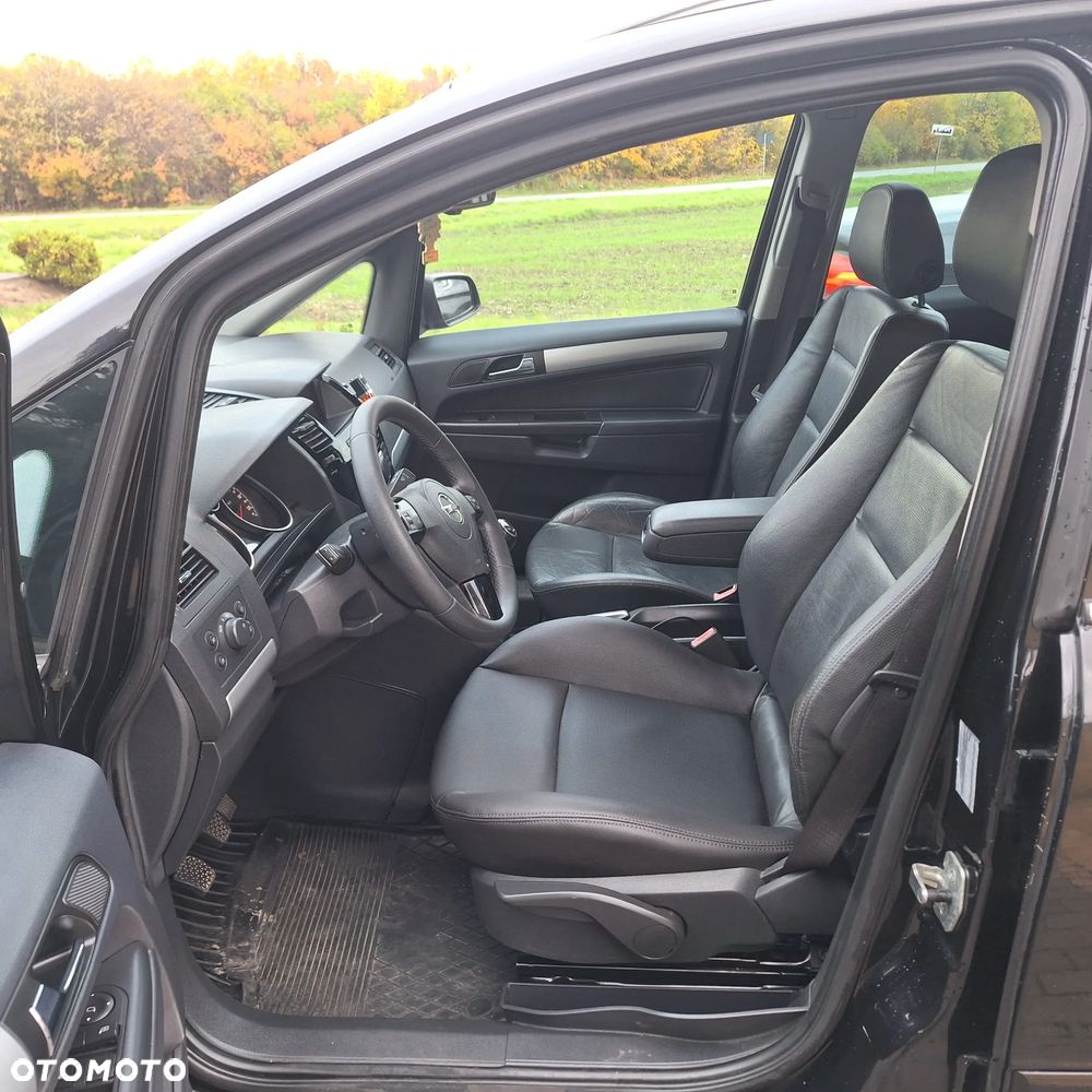 Opel Zafira - 10