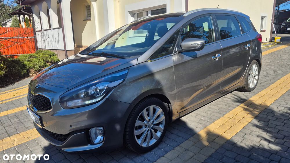 Kia Carens 1.6 GDI Attract - 1