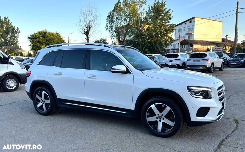 Mercedes-Benz GLB - 11