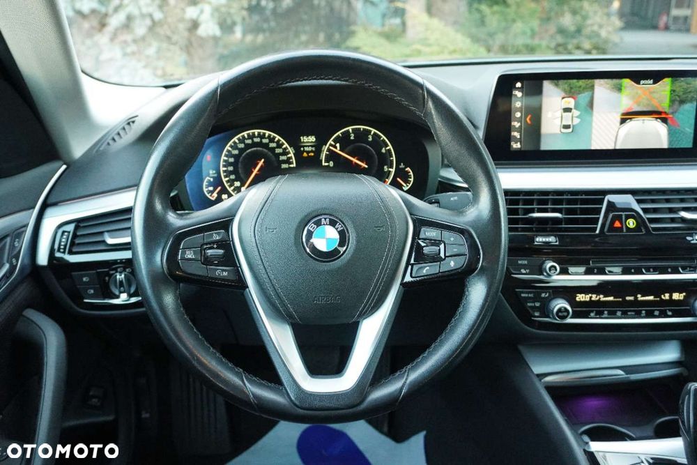 BMW Seria 5 520d xDrive - 16