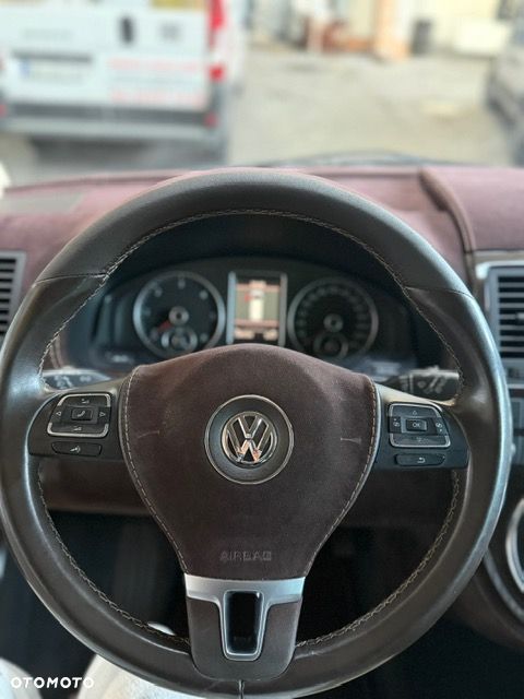 Volkswagen Multivan - 12