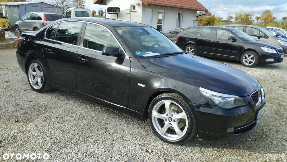 BMW Seria 5 523i Touring - 2