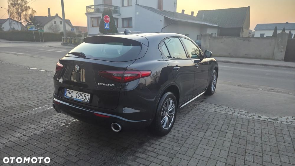 Alfa Romeo Stelvio - 4