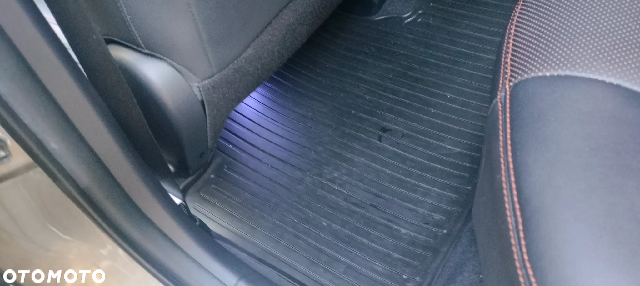 Toyota Avensis - 14