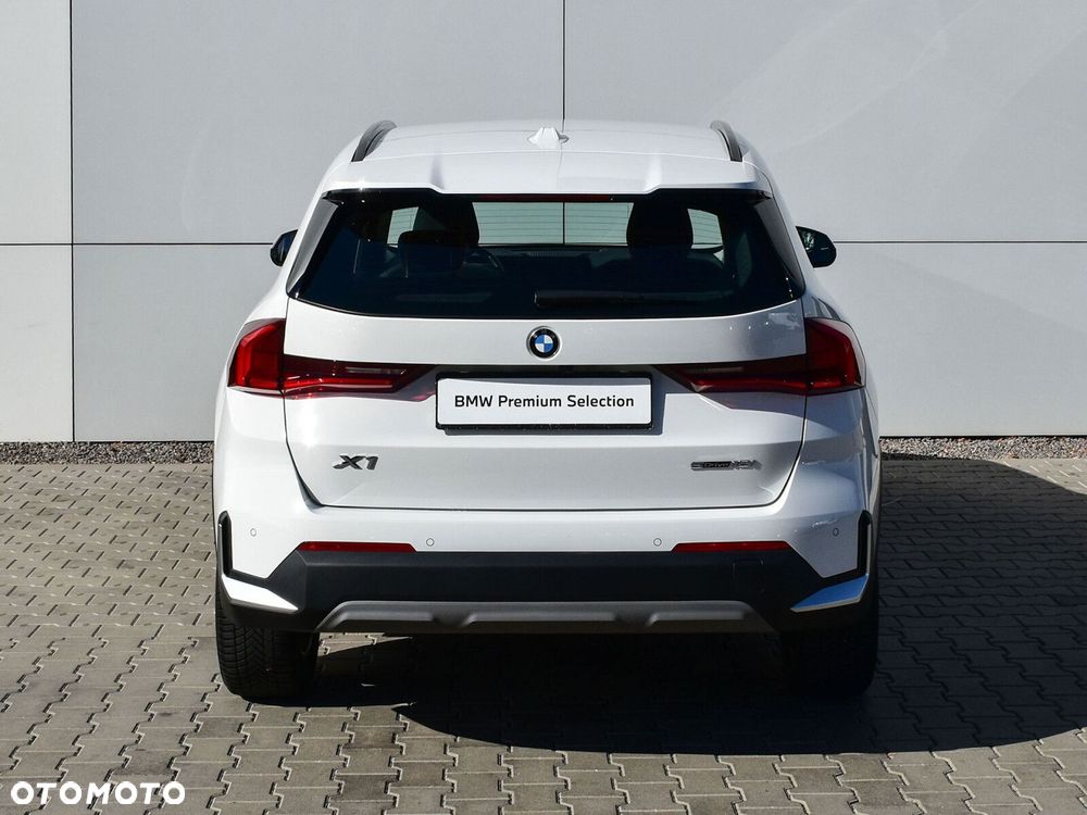 BMW X1 sDrive18i - 9