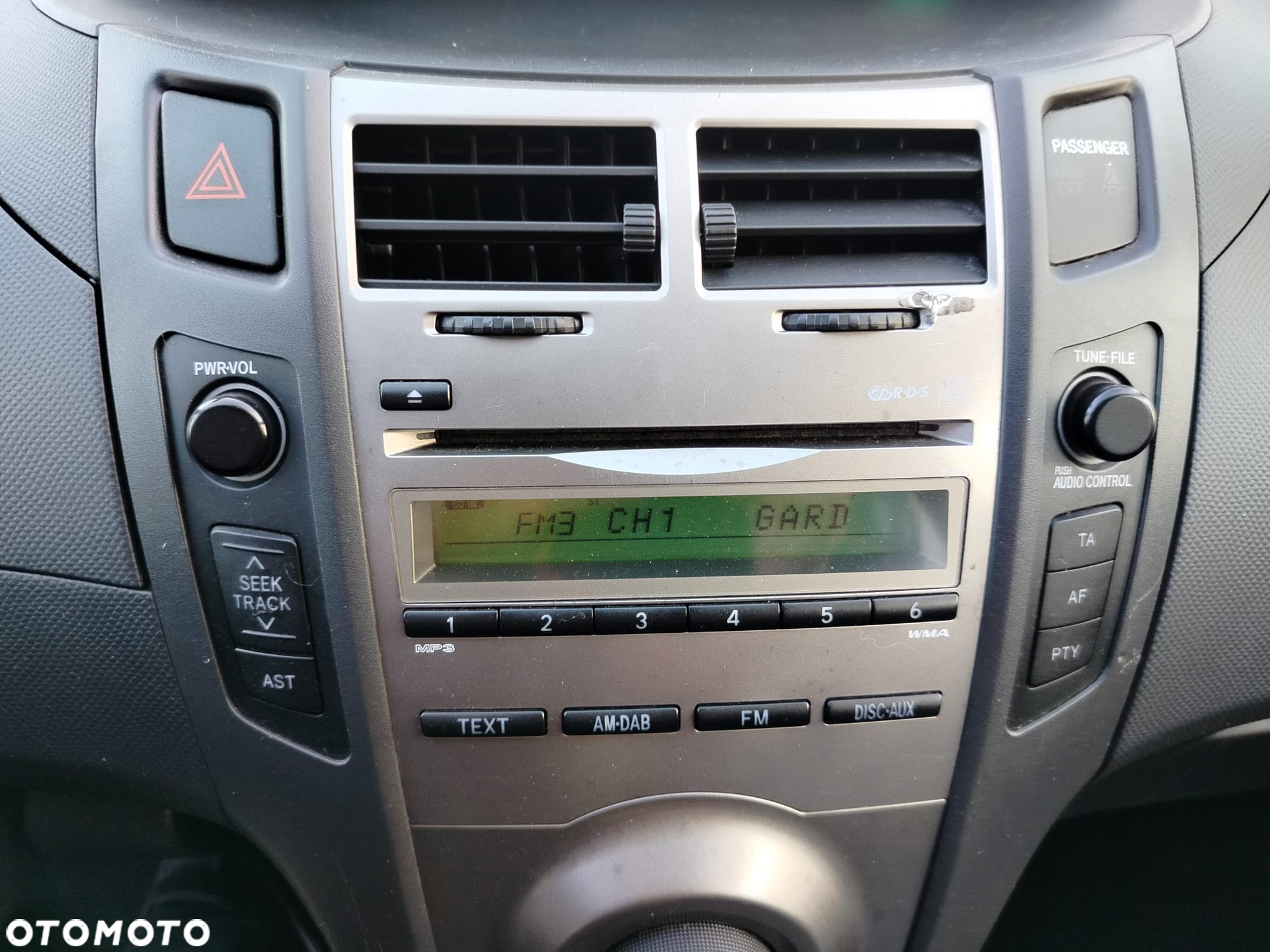 Toyota Yaris 1.4 D-4D Active - 28
