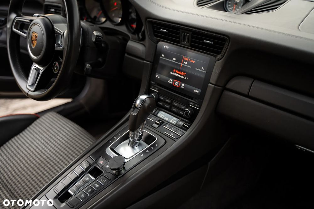 Porsche 911 Carrera 4S PDK - 12