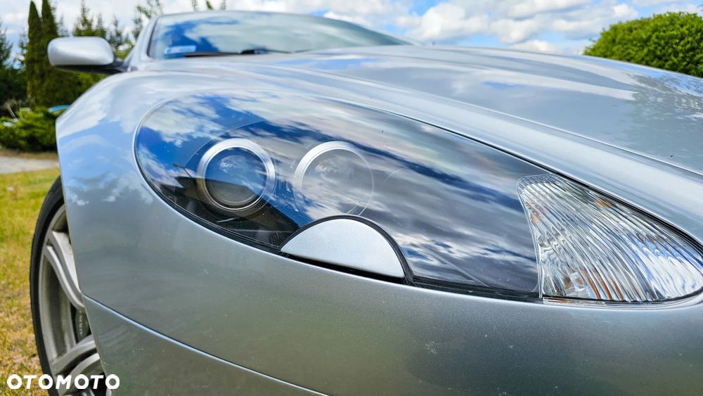Aston Martin DB9 Standard - 23