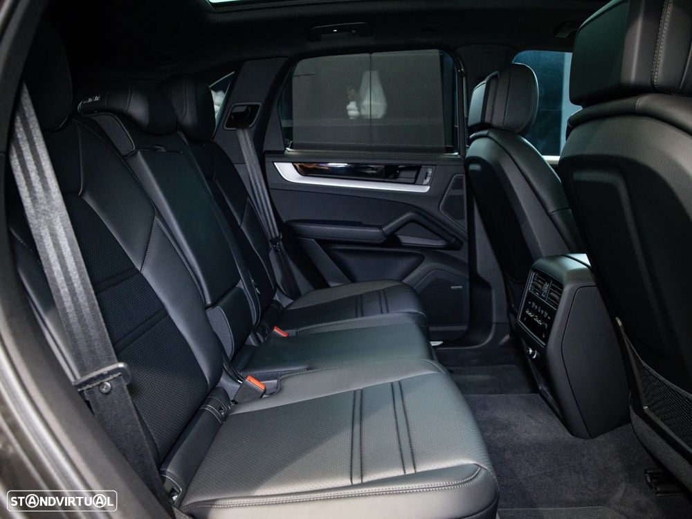 Porsche Cayenne E-Hybrid - 43