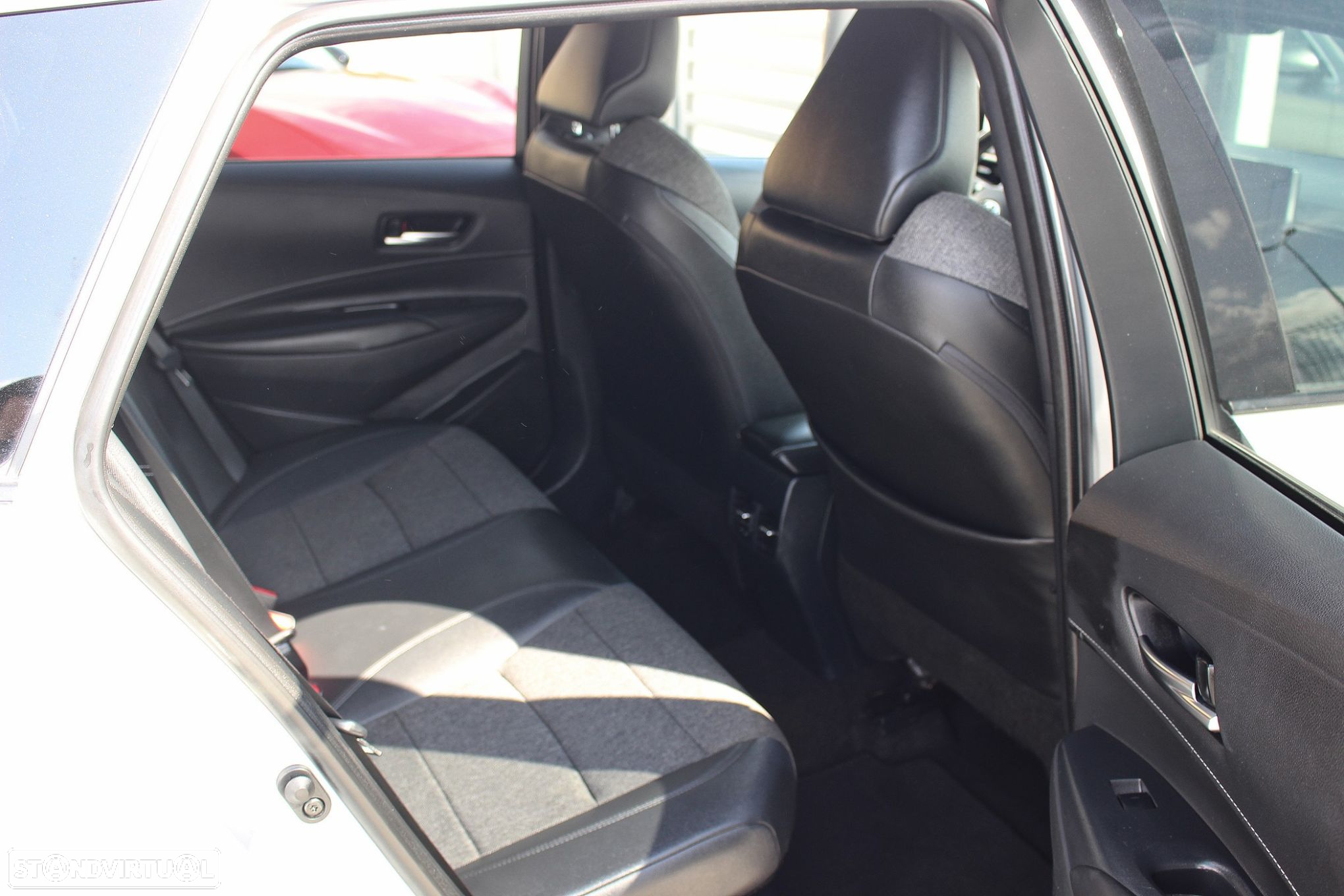 Toyota Corolla Touring Sports 1.8 Hybrid Exclusive - 32