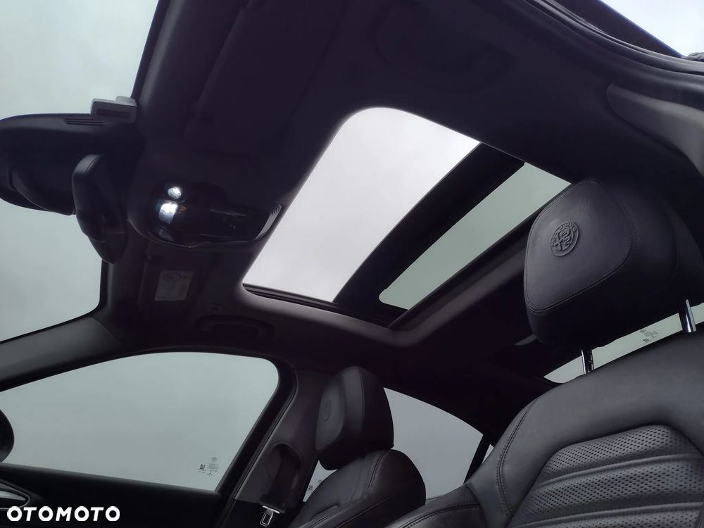 Alfa Romeo Giulia 2.0 Turbo 16V AT8-Q4 Veloce - 11